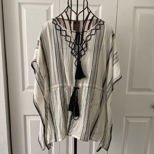 Vince Camuto Kaftan/Beach Cover Up